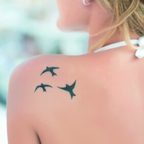 ad_tattoos_woman-shoulder-birds_square_2021.j